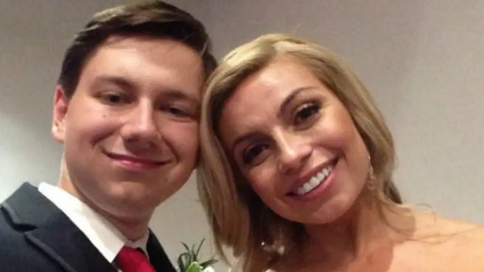Porrista de Washington acompaña a joven a su graduación