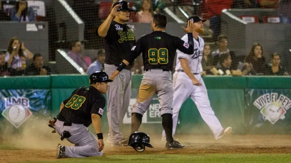 Pericos despierta en Tijuana y empata la Serie del Rey