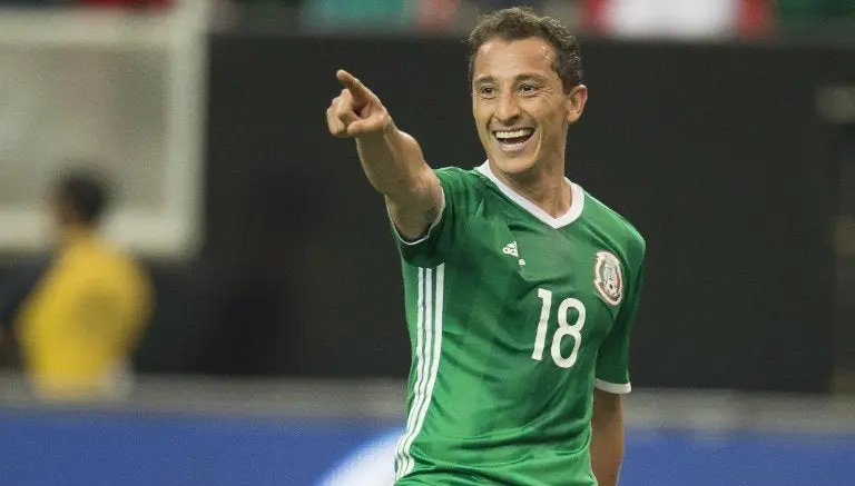 México se impone con lo justo a Paraguay