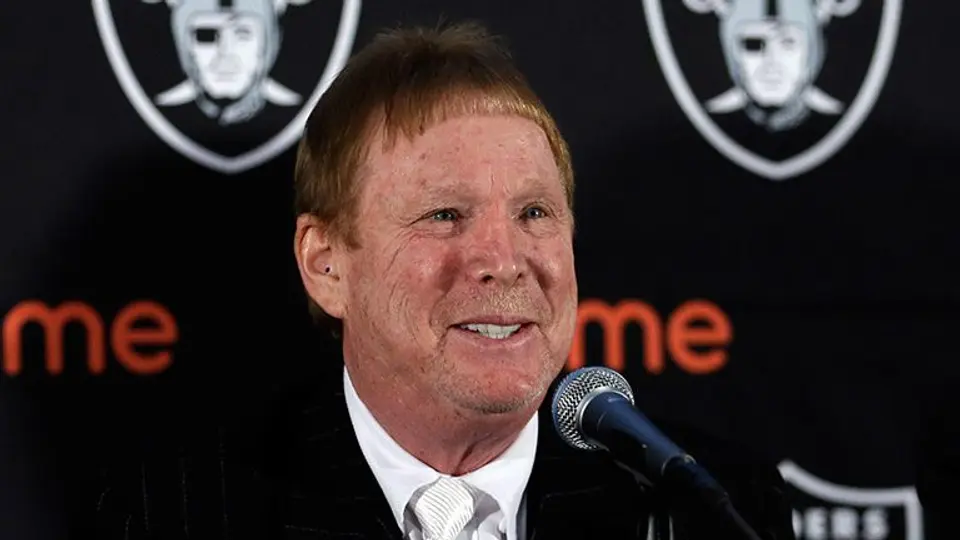 Dueño de Raiders quiere mudar el equipo a Las Vegas
