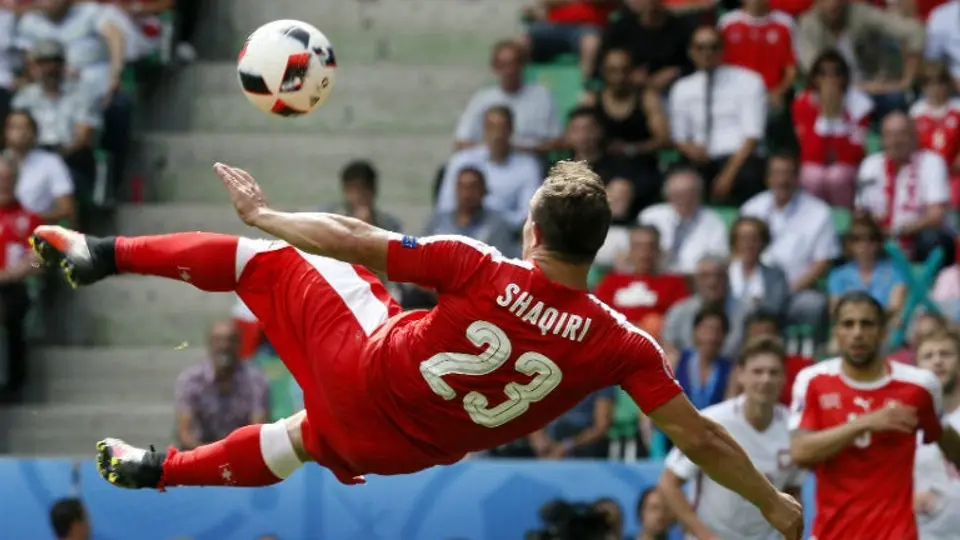 Shakira bromea y 'se adjudica' golazo de Shaqiri
