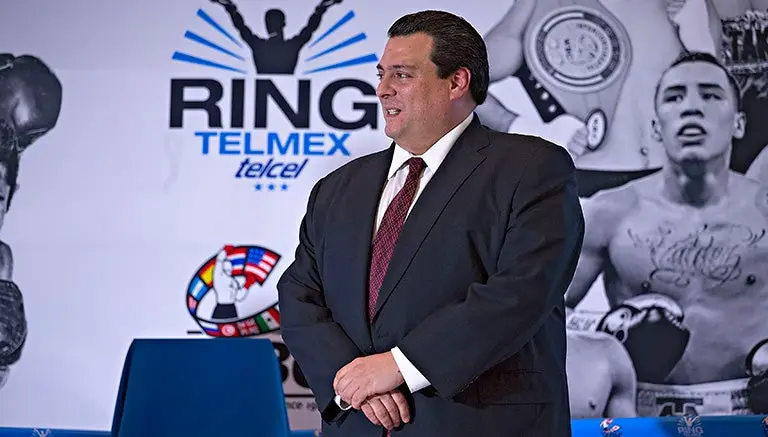 Mauricio Sulaimán, condecorado en Filipinas