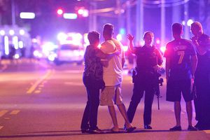 Atentado en club nocturno deja 50 muertos en Orlando