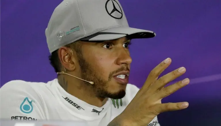 'Salgo de fiesta cuando quiero, pero gano': Hamilton