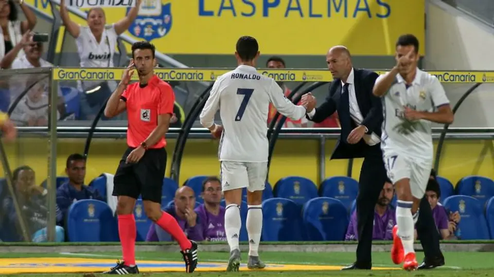 Zinedine Zidane defiende a Cristiano Ronaldo y manda contundente mensaje