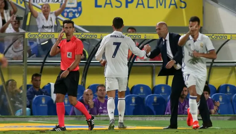 Zinedine Zidane defiende a Cristiano Ronaldo y manda contundente mensaje