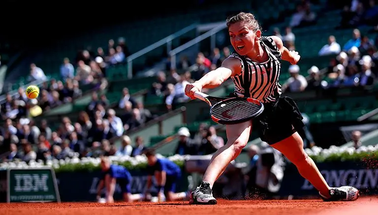 Halep sale avante contra Diyas y avanza en Roland Garros
