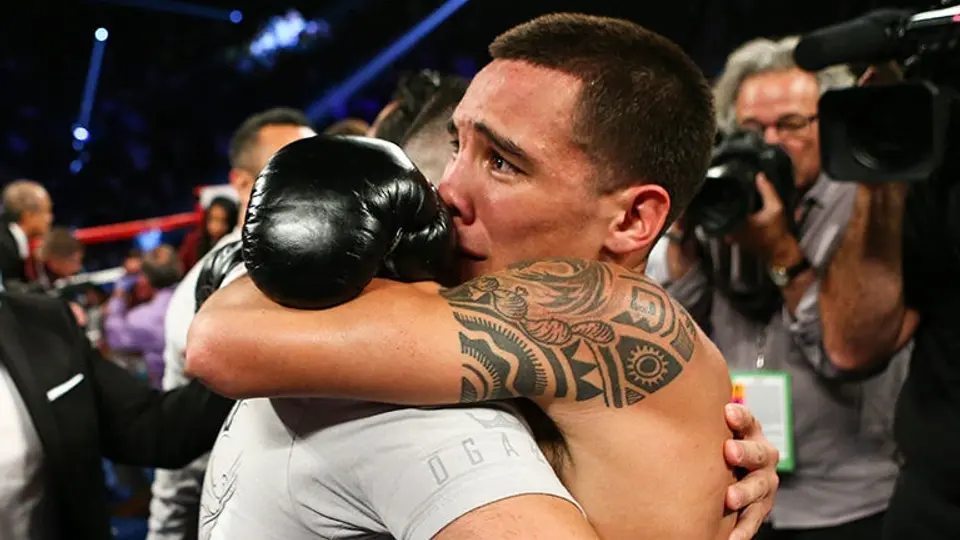 Óscar Valdez se convierte en monarca mundial de boxeo