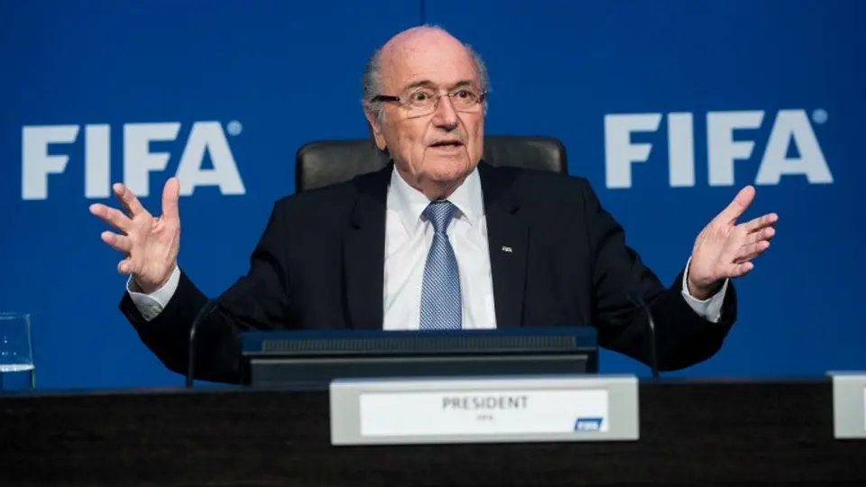 Presidente de Adidas pide límites para el mandatario de la FIFA
