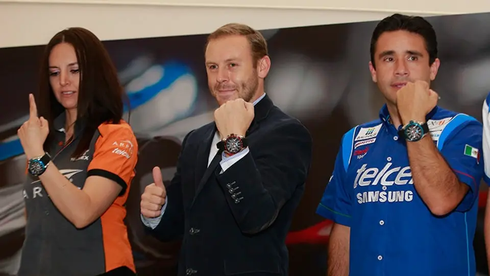 Presentan reloj conmemorativo del GP de México