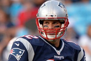 Tom Brady renueva por dos años con Nueva Inglaterra
