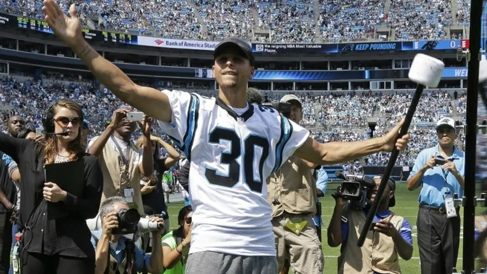 Stephen Curry desea que las Panteras se lleven el SB 50