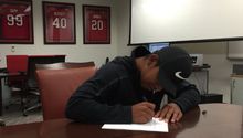 Roberto Aguayo firma contrato con Bucaneros