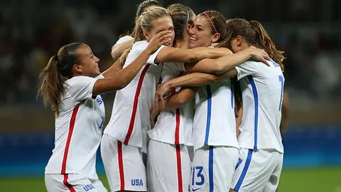 EU inicia con el pie derecho en futbol femenil