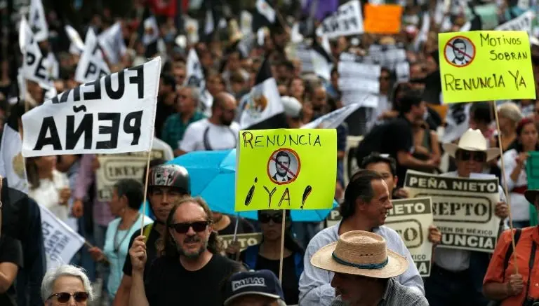 Miles marchan para exigir renuncia de EPN