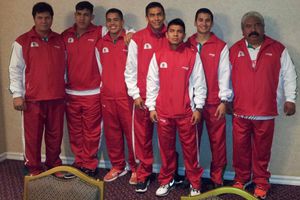 Abner Mares ayuda a seleccionados nacionales de boxeo