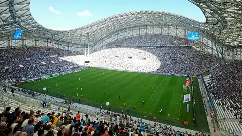Stade Vélodrome lucirá imponente techo ondulado