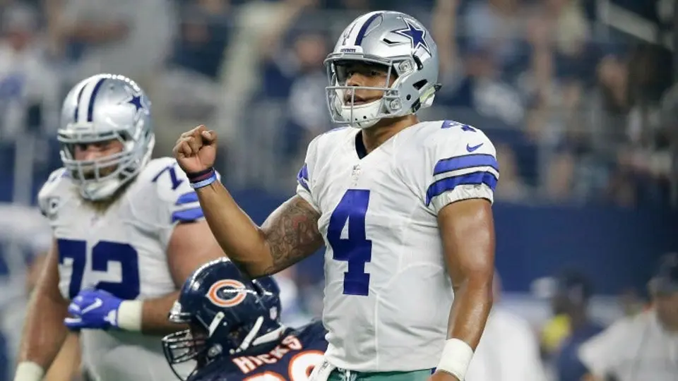 Prescott lleva a Vaqueros al triunfo frente a los Osos