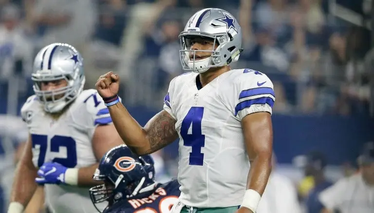 Prescott lleva a Vaqueros al triunfo frente a los Osos