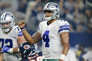 Prescott lleva a Vaqueros al triunfo frente a los Osos