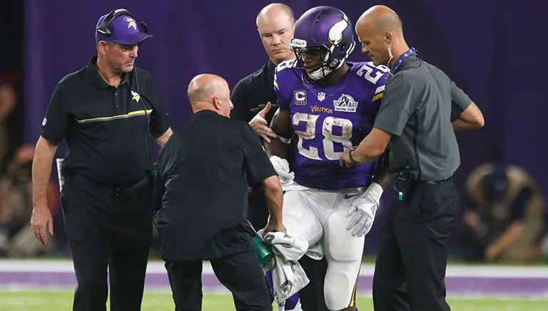 Adrian Peterson sería baja toda la temporada con Minnesota