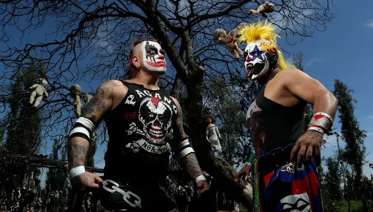 Pagano y Pycho Clown en la isla de las muñecas | MIGUEL PONTÓN
