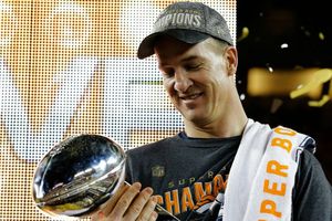 Peyton Manning evita hablar sobre su retiro