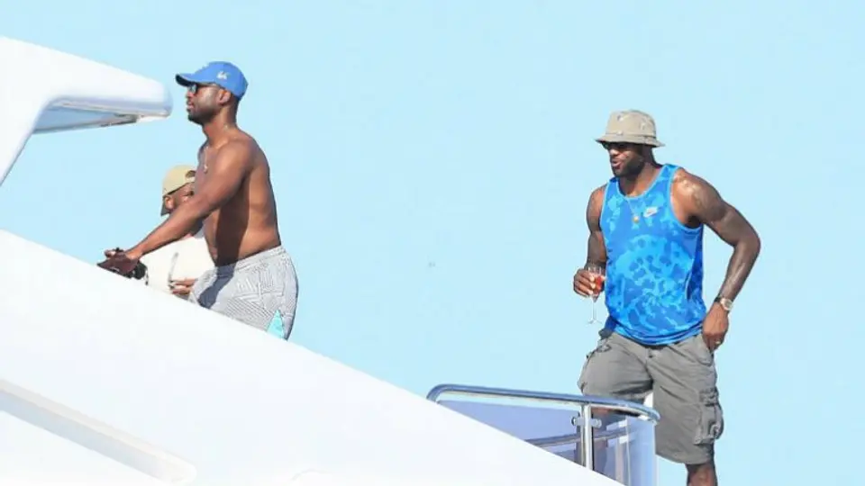 LeBron James festeja Campeonato en España