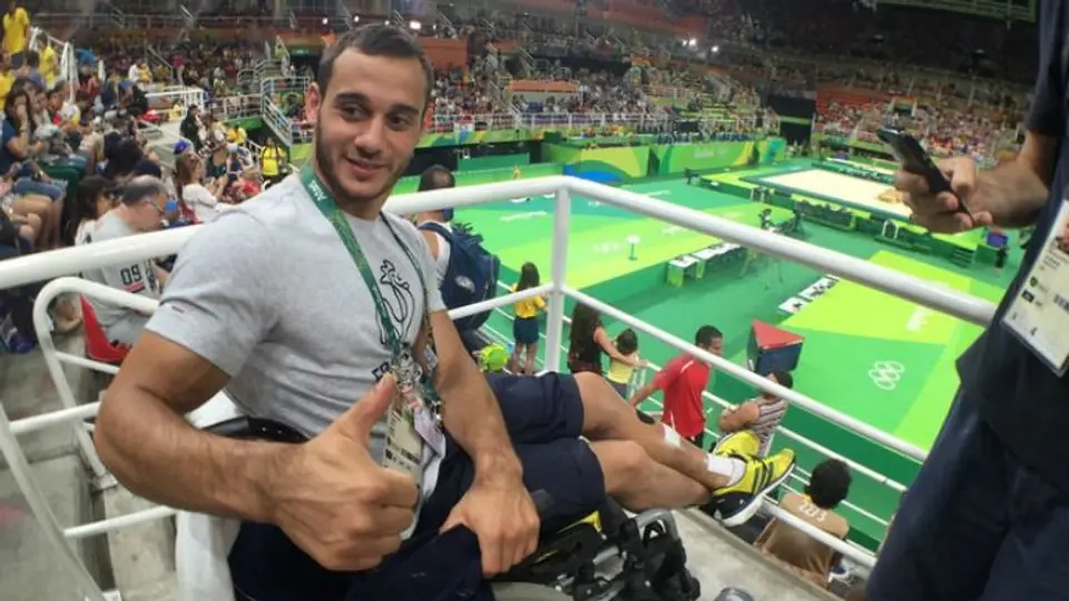 "No tengo más piernas que romperme": Gimnasta francés