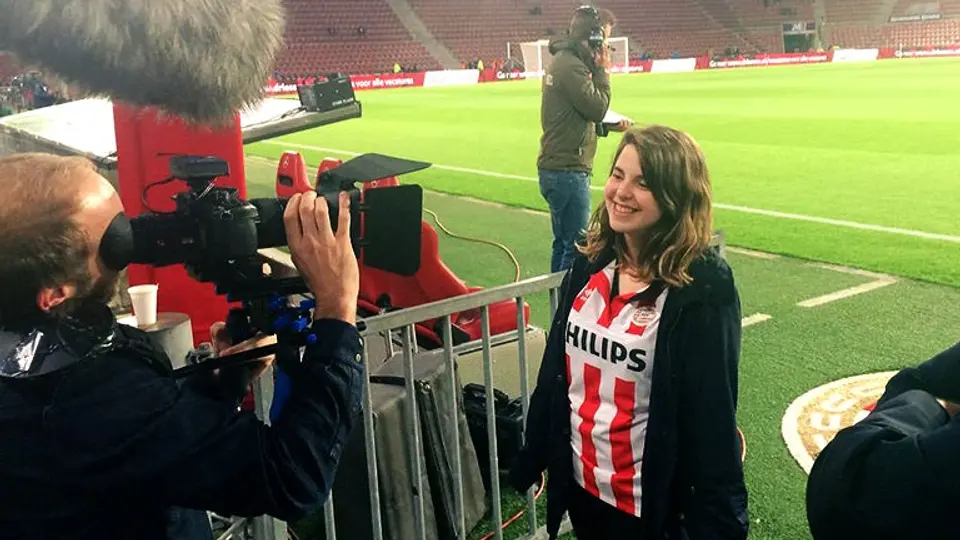 Guardado invita a aficionada a partido del PSV