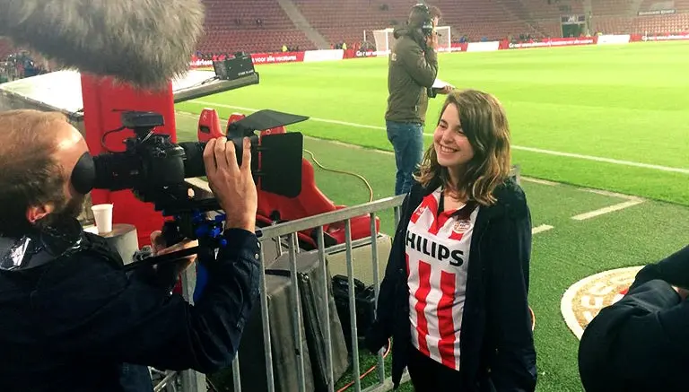 Guardado invita a aficionada a partido del PSV