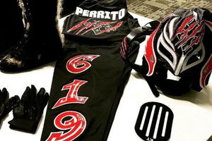 Rey Mysterio rinde homenaje al Hijo del Perro Aguayo