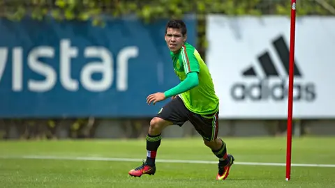 Garcés afirma que Man United tiene que valorar fichaje de Lozano