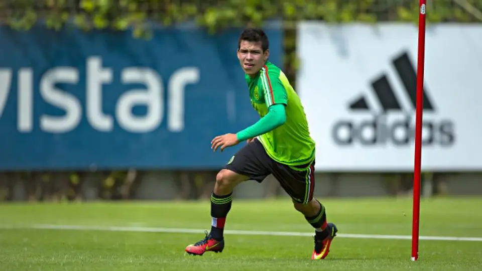 Garcés afirma que Man United tiene que valorar fichaje de Lozano