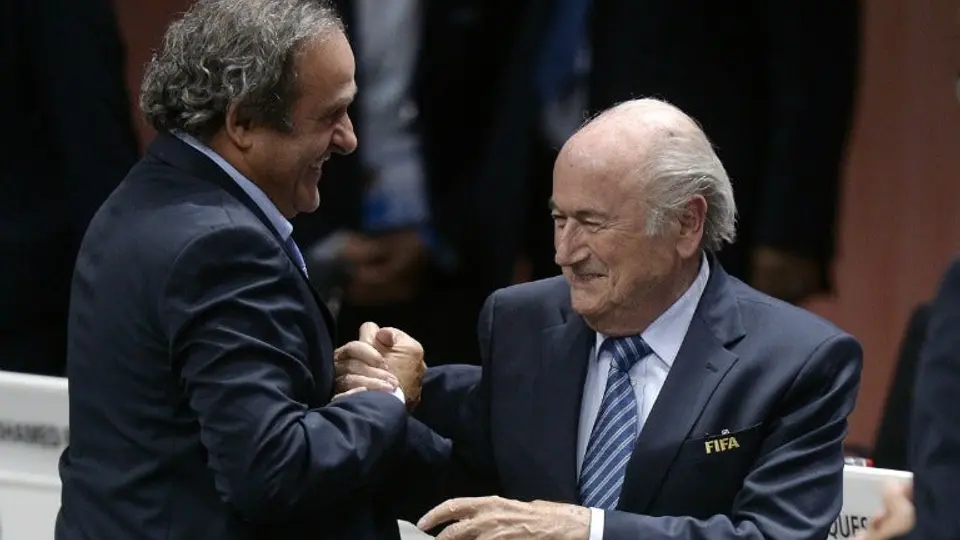 FIFA reduce sanciones a Blatter y Platini