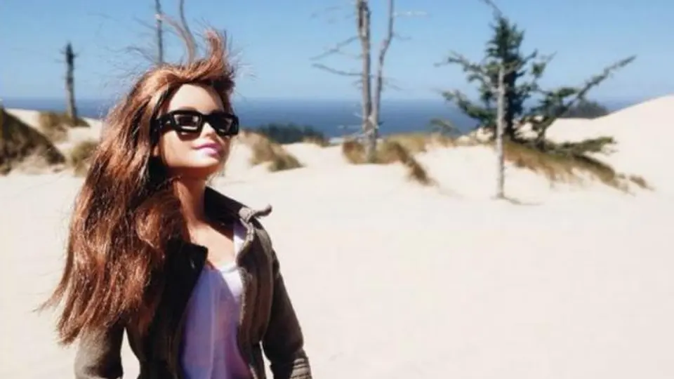 Barbie hipster tiene cuenta de parodia en Instagram