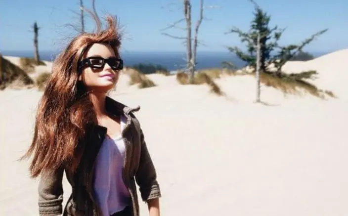 Barbie hipster tiene cuenta de parodia en Instagram