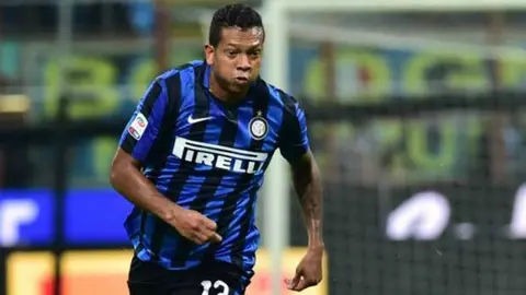 China fortalece su liga a billetazos