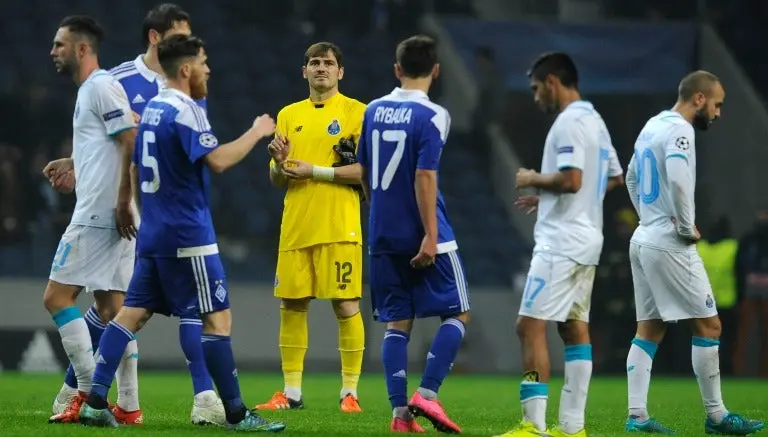 Layún y Tecatito lamentando la derrrota del Porto | AP