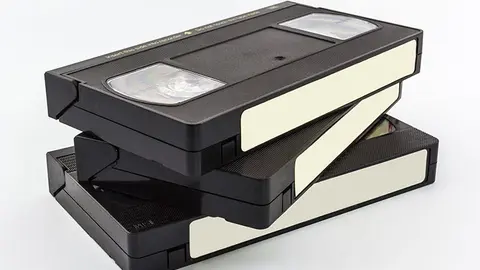 Hombre, arrestado por no devolver un VHS en 14 años
