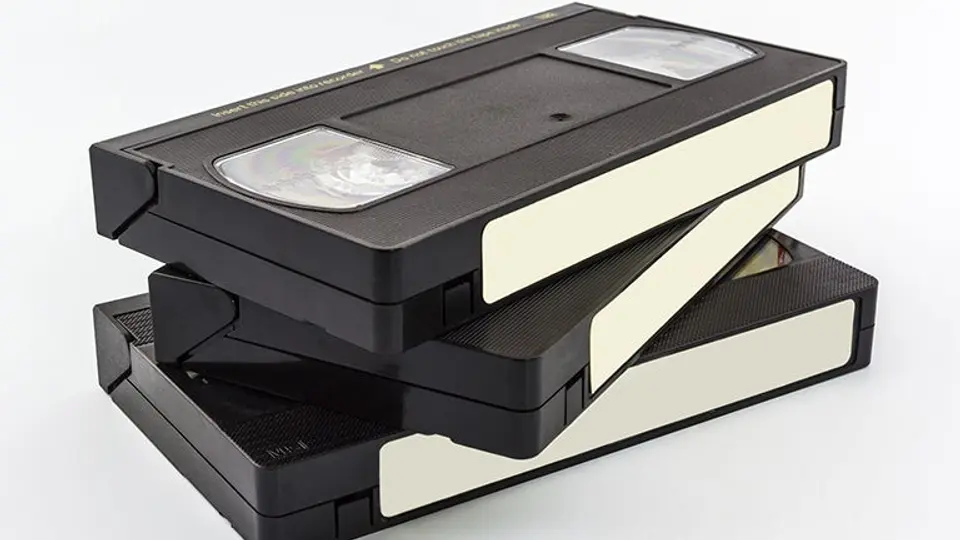 Hombre, arrestado por no devolver un VHS en 14 años