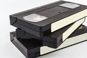 Hombre, arrestado por no devolver un VHS en 14 años
