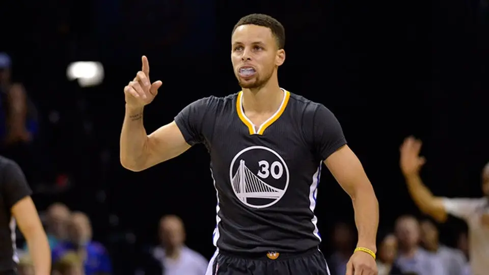 Warriors iguala récord de Chicago al vencer a Memphis