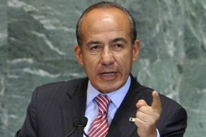 Felipe Calderón sufre accidente en Quintana Roo