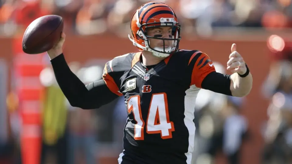Dalton comanda remontada histórica sobre Seattle