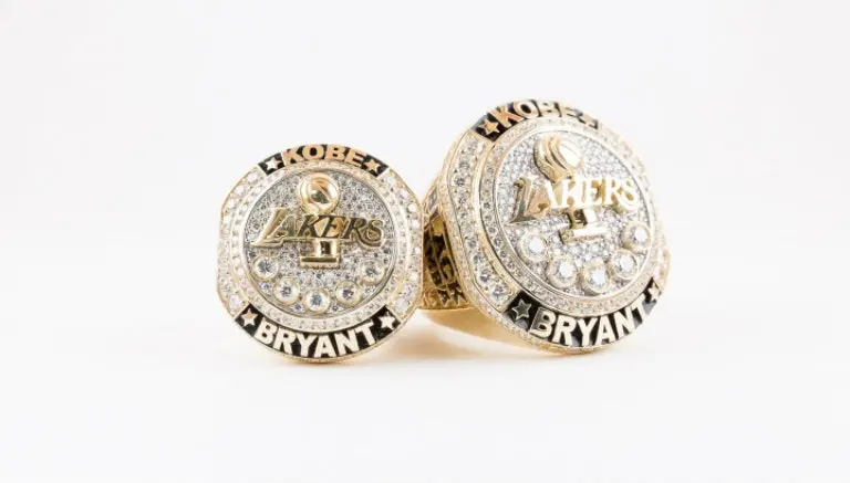 Lakers presenta anillo conmemorativo de la carrera de Kobe