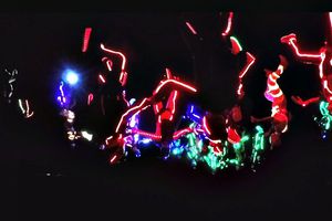 'Estrellas' humanas rompen récord de skydiving