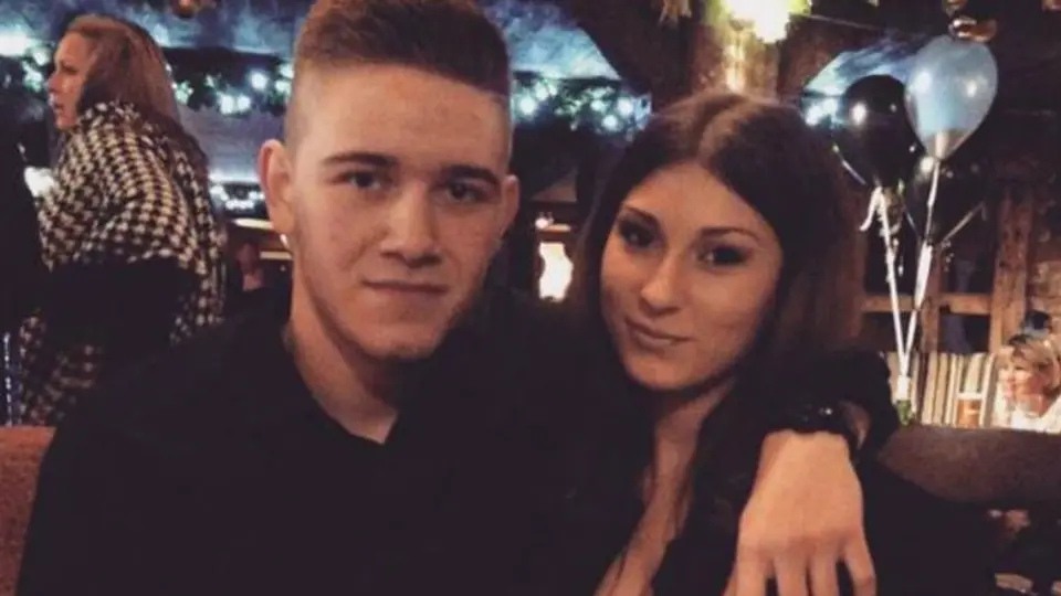 Respuesta épica a joven que dejó a su novia por FIFA 16