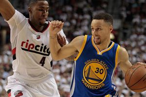 Warriors remonta en el regreso de Stephen Curry