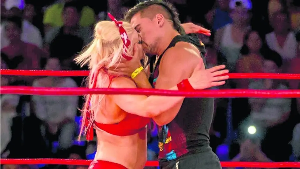 Garza Jr. va por el cinturón de Johnny Mundo y por su novia Taya